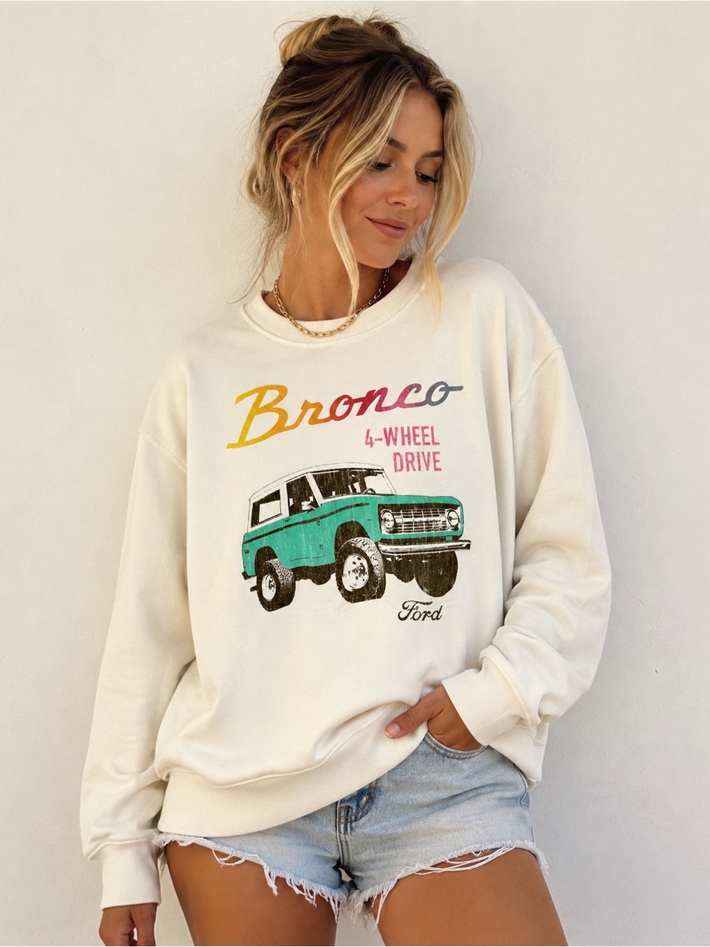 Ford Bronco 4-Wheel Drive Graphic Crewneck Sweatshirt Cream | Retro Oversized SM